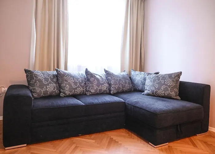 Sea Siren 1bd - Near Sea Garden, Free Garage & Ev Friendly