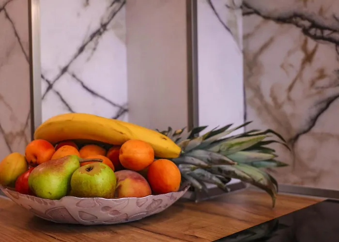 Sea Siren 1bd - Near Sea Garden, Free Garage & Ev Friendly