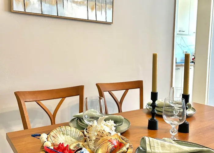 Sea Siren 1bd - Near Sea Garden, Free Garage & Ev Friendly * 瓦爾納