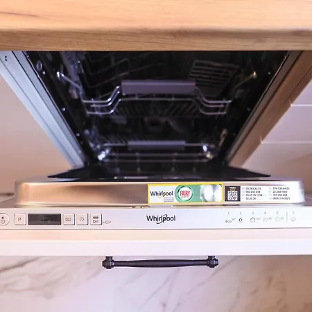 Sea Siren 1bd - Near Sea Garden, Free Garage & Ev Friendly