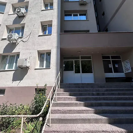 Sea Siren 1bd - Near Sea Garden, Free Garage & Ev Friendly Apartment Varna