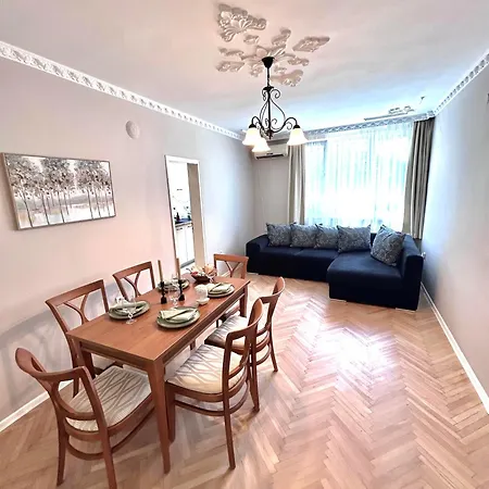 Sea Siren 1bd - Near Sea Garden, Free Garage & Ev Friendly Apartment