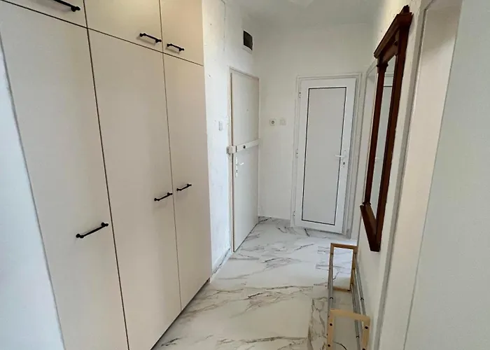 Sea Siren 1bd - Near Sea Garden, Free Garage & Ev Friendly Apartment